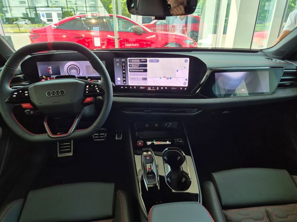 AUDI RS5-AVANT